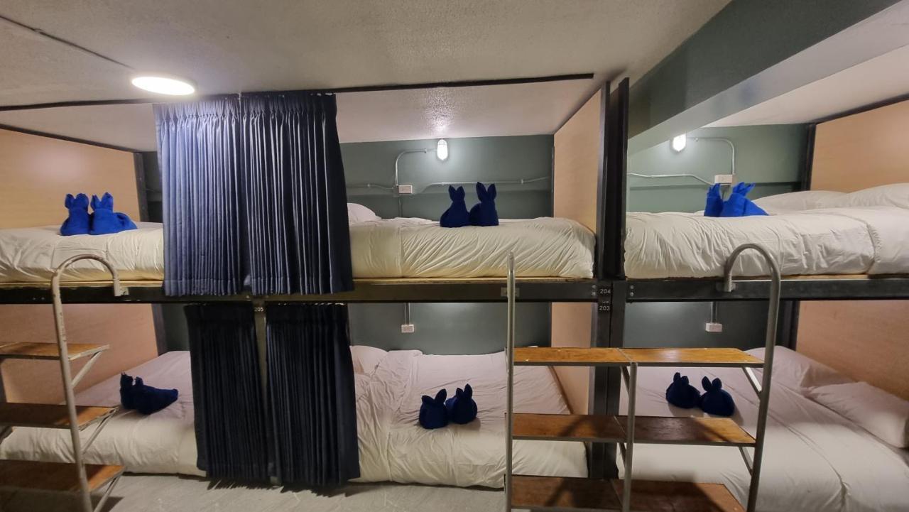 Glur Hostel Pattaya Walking Street Exterior foto